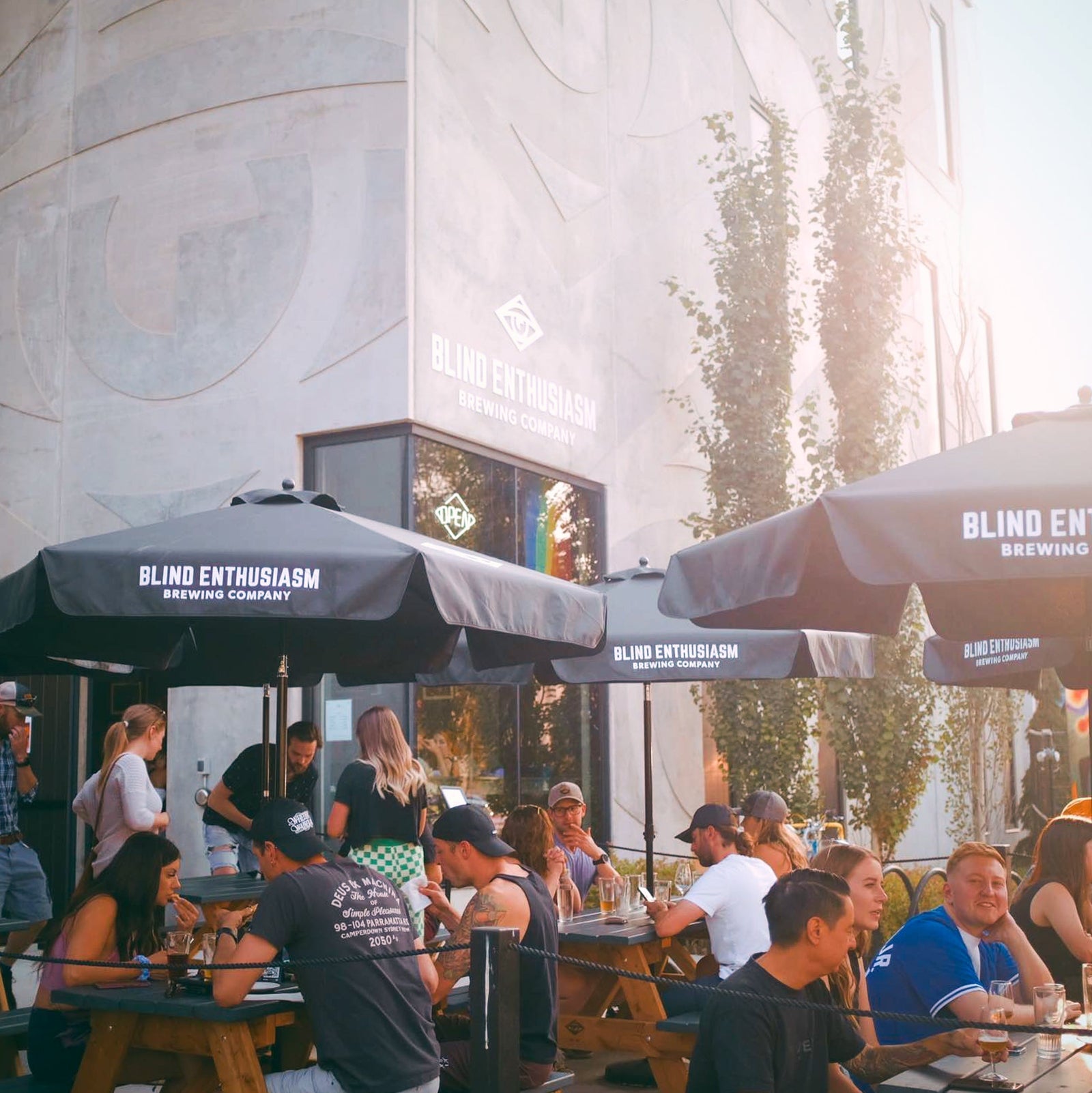 Now Hiring – Part Time Servers/Bartenders