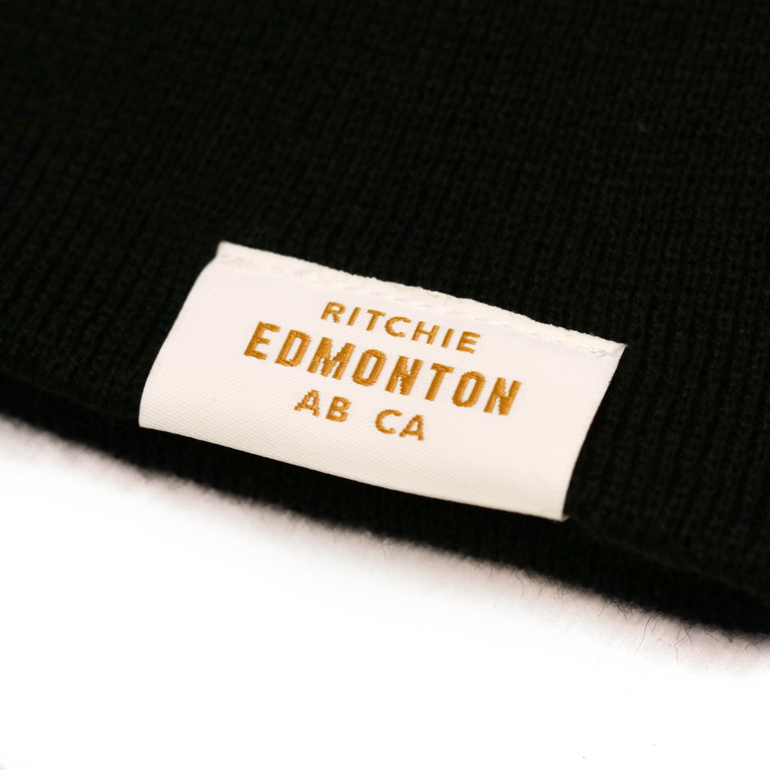 Blind Enthusiasm Hem Tag Toque